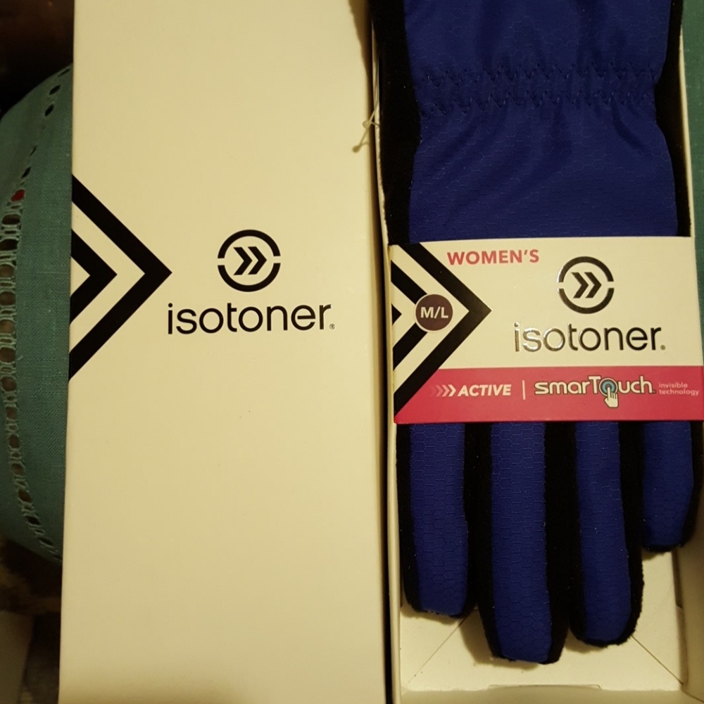 NEW- Isotoner Smart Touch Women's Gloves
